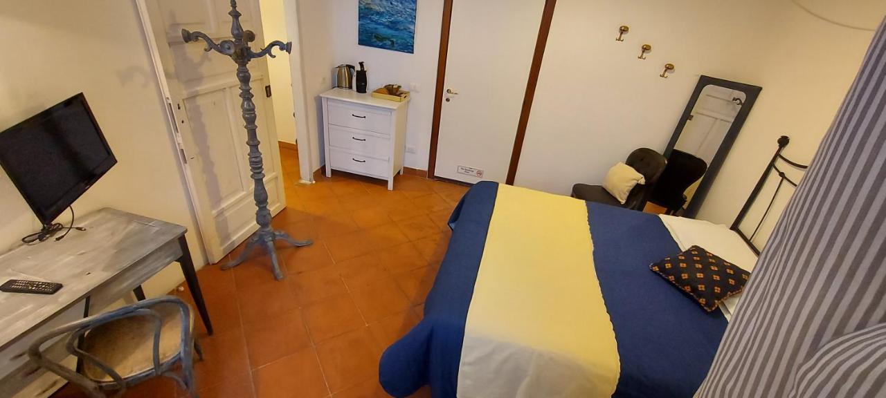 B&B Palazzo Oddo Albenga Exterior photo